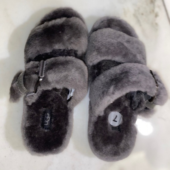 Ugg fluffy slippers - Picture 2 of 5